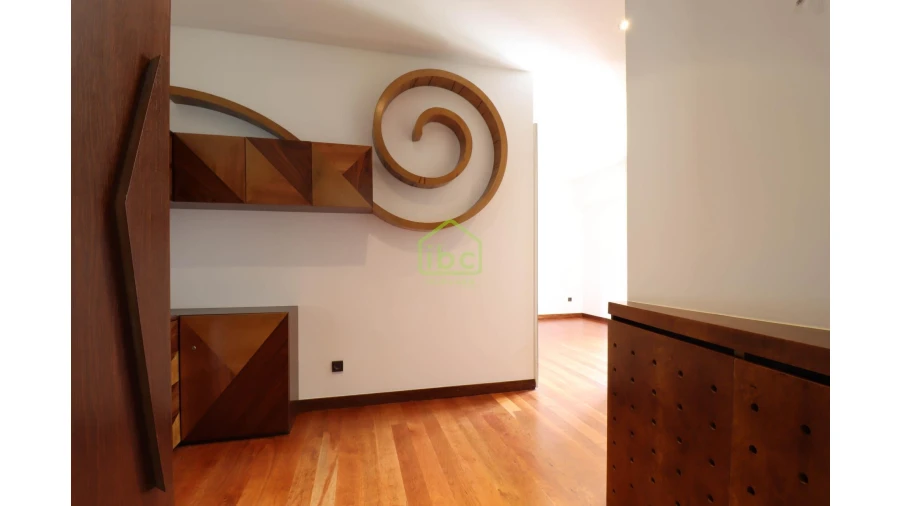 Moradia T4 para Venda em Vilar e Mosteiró Foto 57