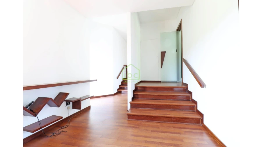 Moradia T4 para Venda em Vilar e Mosteiró Foto 34