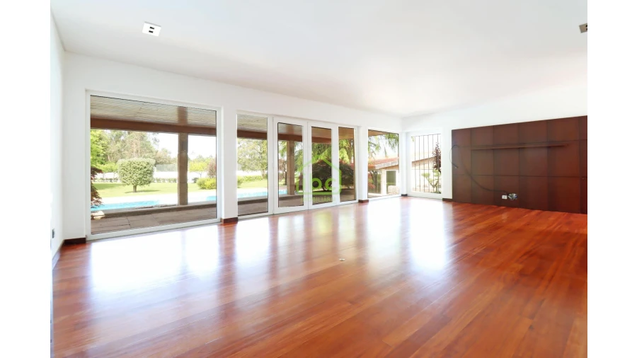 Moradia T4 para Venda em Vilar e Mosteiró Foto 31