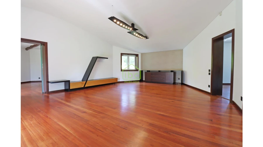 Moradia T4 para Venda em Vilar e Mosteiró Foto 28