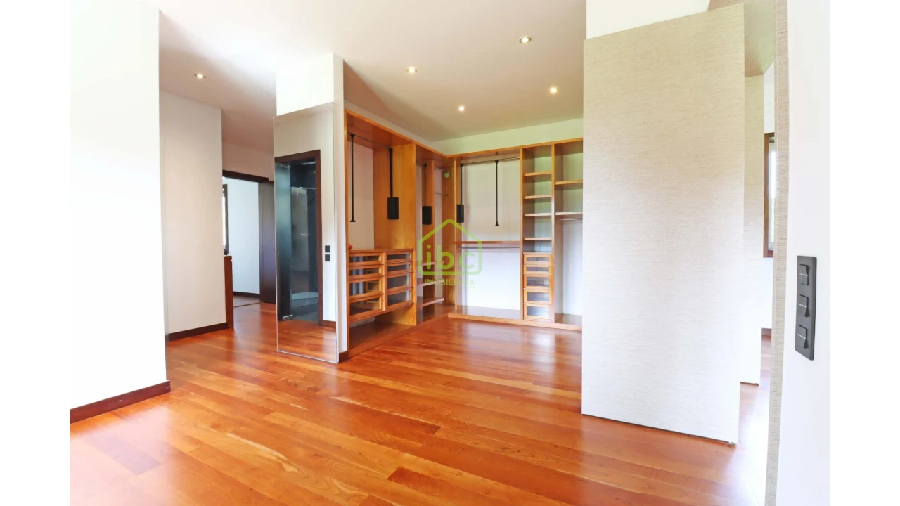 Moradia T4 para Venda em Vilar e Mosteiró Foto 52