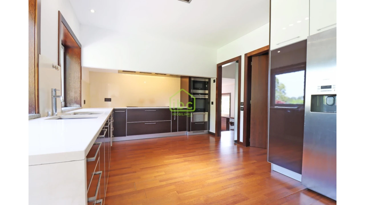 Moradia T4 para Venda em Vilar e Mosteiró Foto 35