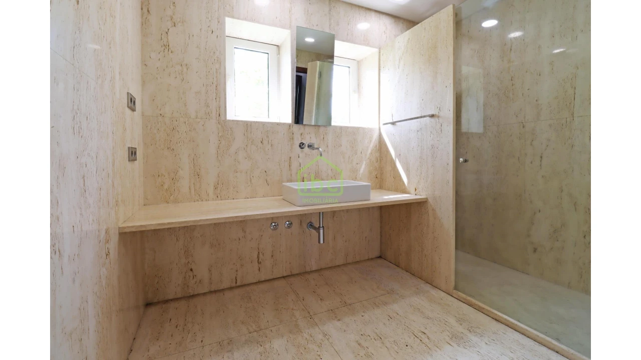 Moradia T4 para Venda em Vilar e Mosteiró Foto 45