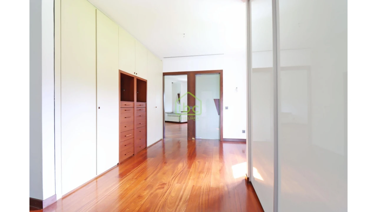 Moradia T4 para Venda em Vilar e Mosteiró Foto 20