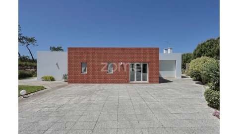 Moradia T4 para Venda em Nossa Senhora do Pópulo, Coto e São Gregório