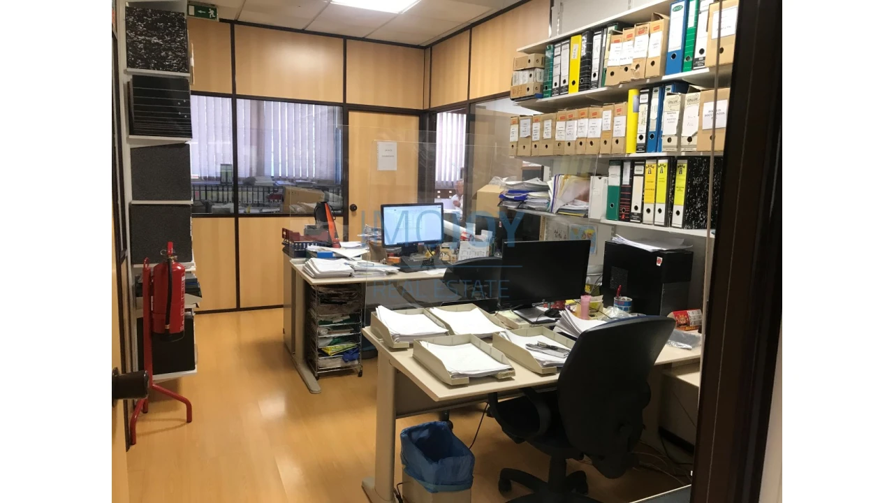 Escritório para Venda em Areeiro Foto 3