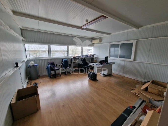 Armazém para Arrendamento em Quinchães Foto 12