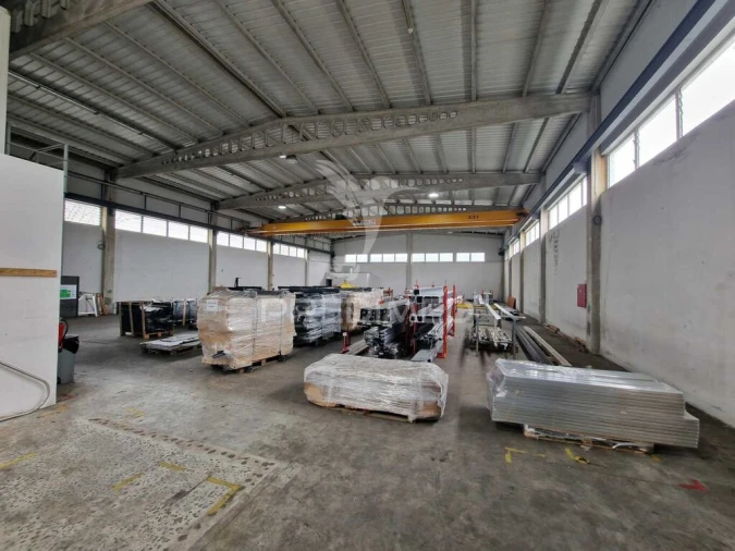 Armazém para Arrendamento em Quinchães Foto 6