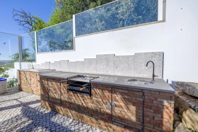 Moradia T5 para Venda em Luz