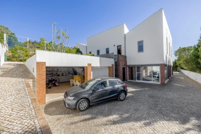 Moradia T5 para Venda em Luz