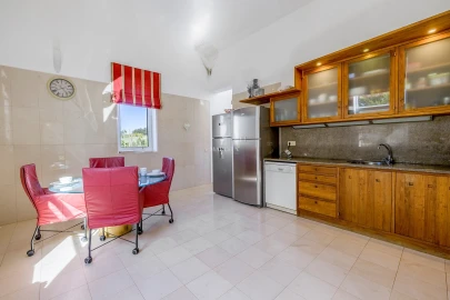 Moradia T5 para Venda em Luz