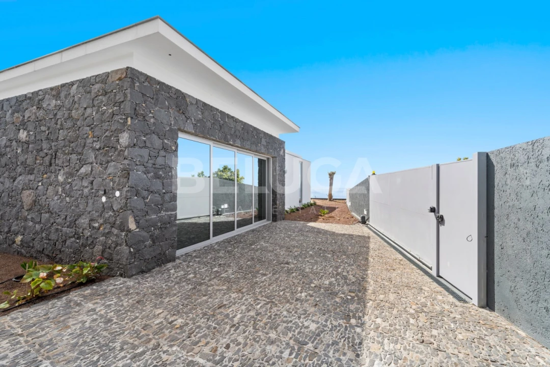 Moradia T3 para Venda em Estreito da Calheta Foto 16