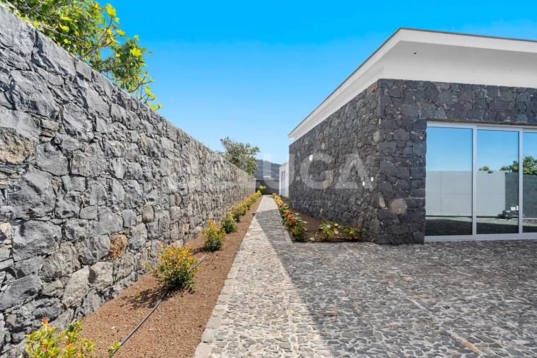 Moradia T3 para Venda em Estreito da Calheta Foto 14