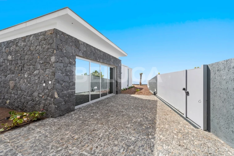 Moradia T3 para Venda em Estreito da Calheta Foto 16