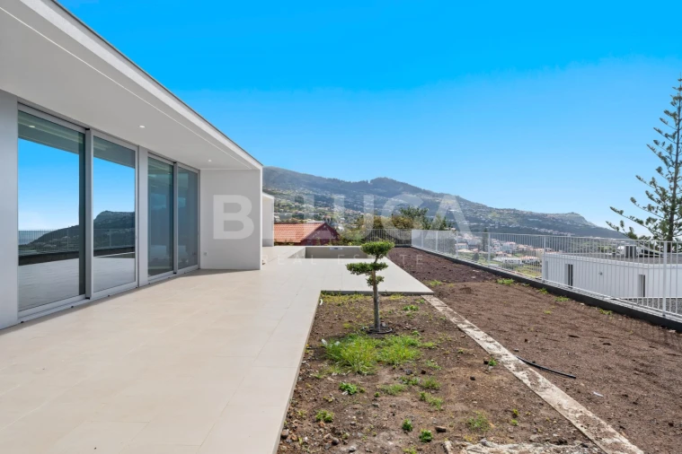 Moradia T3 para Venda em Estreito da Calheta Foto 6