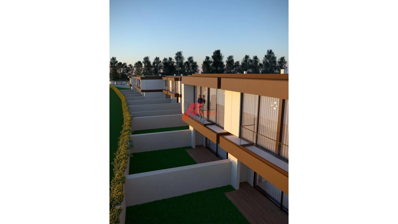 Moradia T4 para Venda em Arvore Foto 2