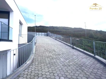 Moradia T3 para Venda em Santa Cruz