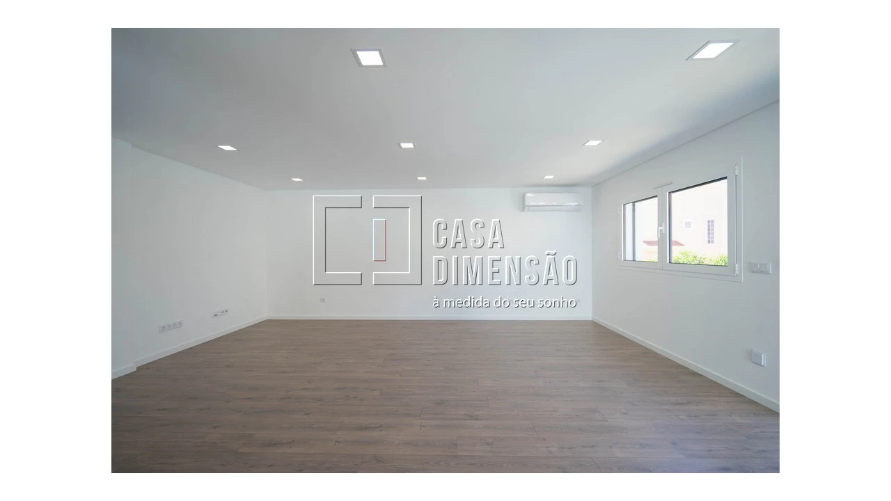 Moradia T4 para Venda em Charneca de Caparica e Sobreda Foto 11
