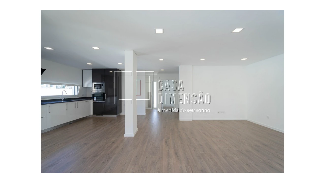 Moradia T4 para Venda em Charneca de Caparica e Sobreda Foto 14