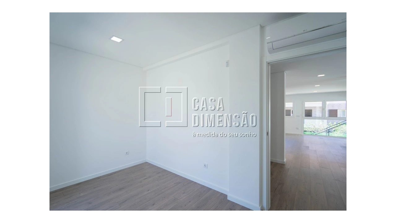 Moradia T4 para Venda em Charneca de Caparica e Sobreda Foto 24