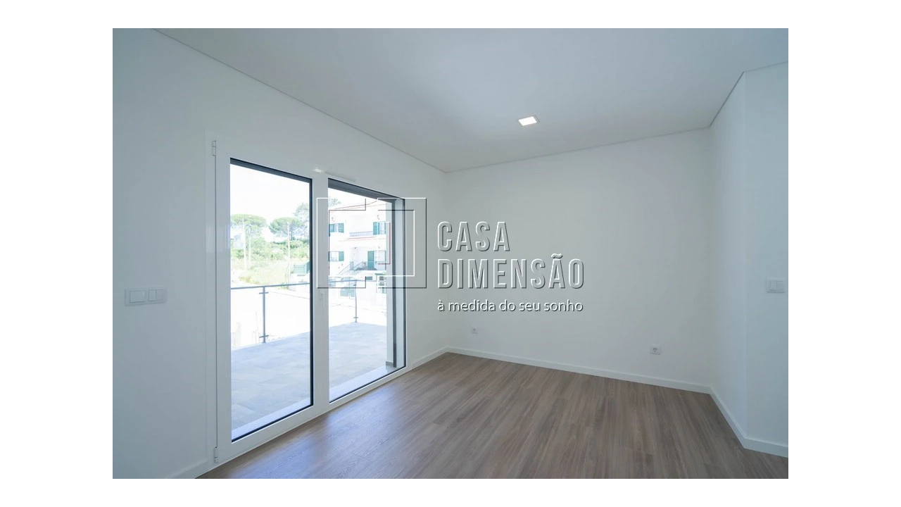 Moradia T4 para Venda em Charneca de Caparica e Sobreda Foto 31