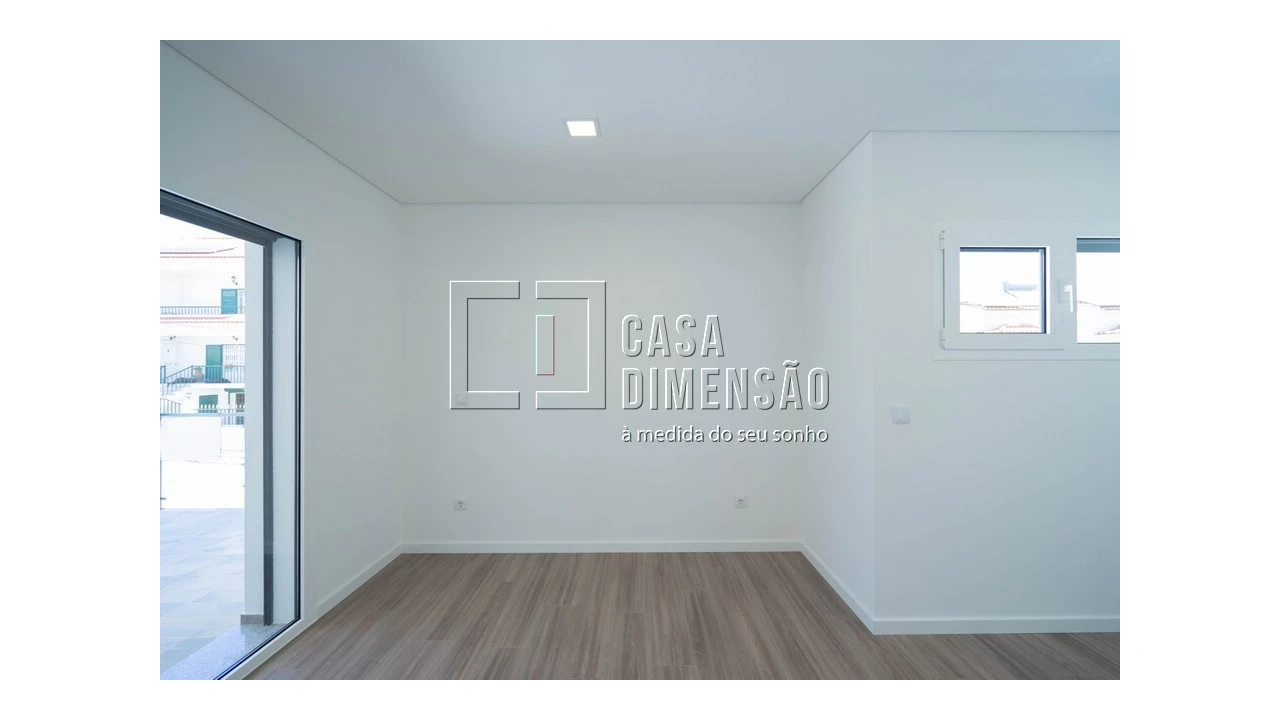 Moradia T4 para Venda em Charneca de Caparica e Sobreda Foto 32