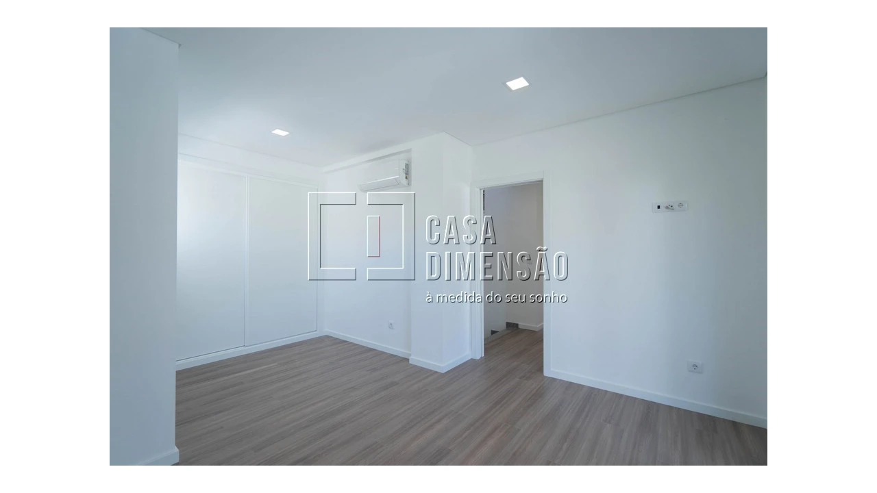 Moradia T4 para Venda em Charneca de Caparica e Sobreda Foto 34