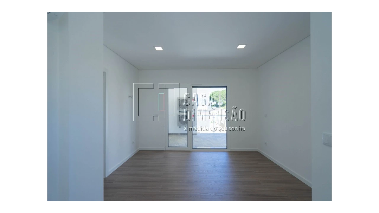 Moradia T4 para Venda em Charneca de Caparica e Sobreda Foto 37