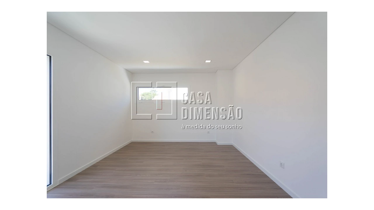 Moradia T4 para Venda em Charneca de Caparica e Sobreda Foto 50