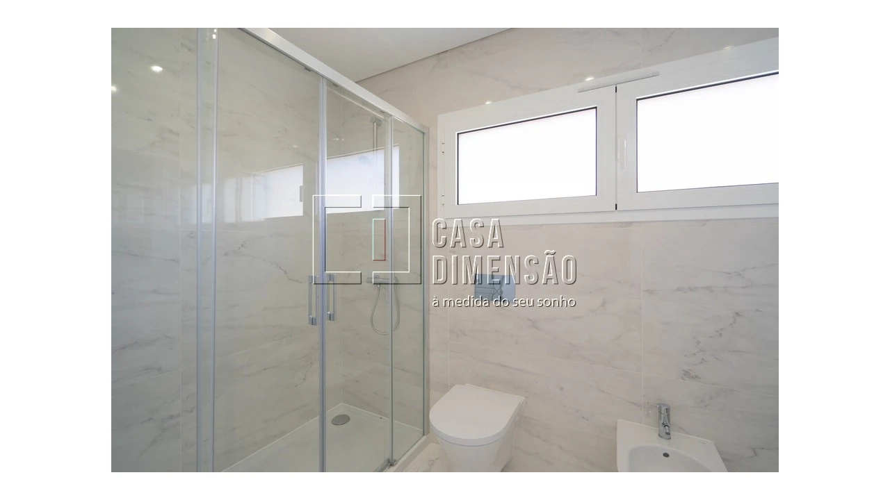 Moradia T4 para Venda em Charneca de Caparica e Sobreda Foto 55