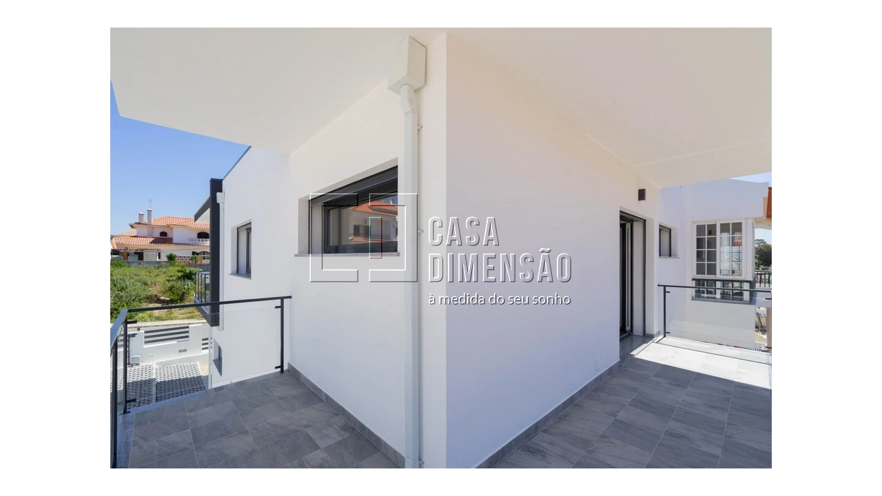 Moradia T4 para Venda em Charneca de Caparica e Sobreda Foto 58