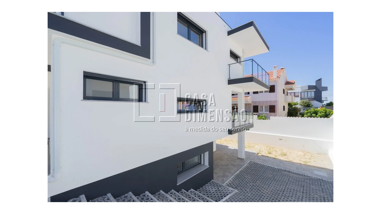 Moradia T4 para Venda em Charneca de Caparica e Sobreda Foto 78