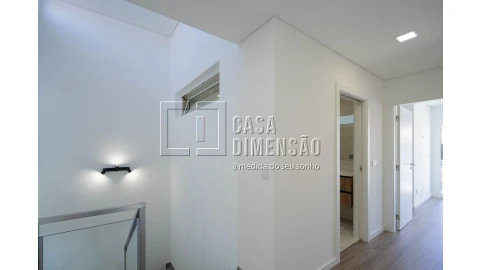 Moradia T4 para Venda em Charneca de Caparica e Sobreda