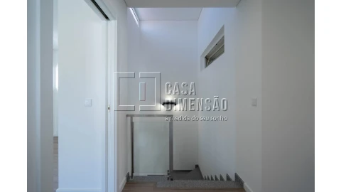 Moradia T4 para Venda em Charneca de Caparica e Sobreda