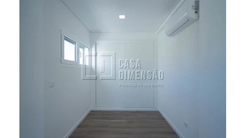Moradia T4 para Venda em Charneca de Caparica e Sobreda