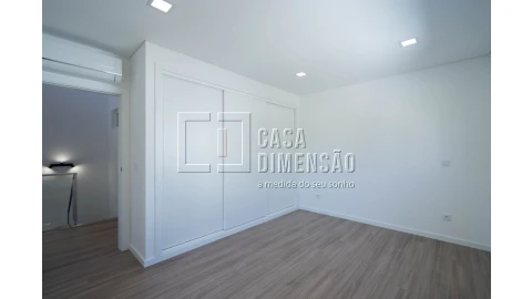 Moradia T4 para Venda em Charneca de Caparica e Sobreda