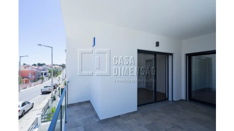 Moradia T4 para Venda em Charneca de Caparica e Sobreda