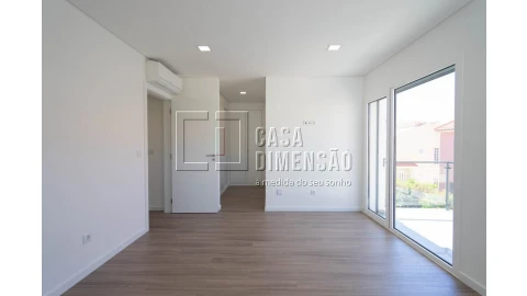 Moradia T4 para Venda em Charneca de Caparica e Sobreda