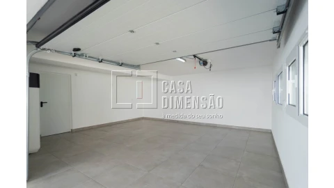 Moradia T4 para Venda em Charneca de Caparica e Sobreda