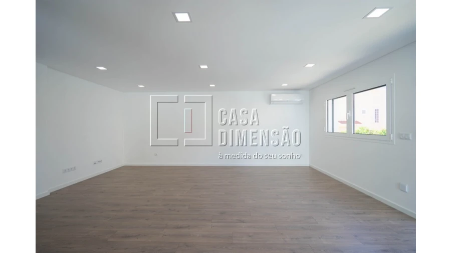 Moradia T4 para Venda em Charneca de Caparica e Sobreda Foto 11