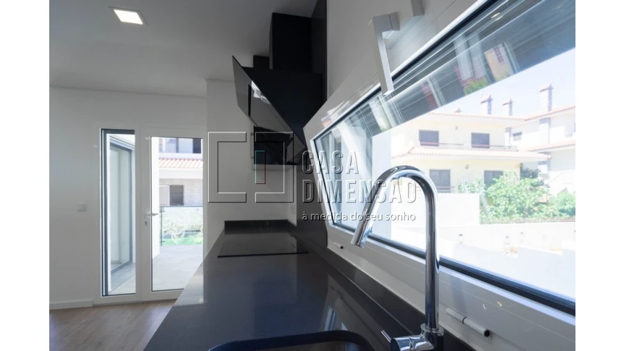Moradia T4 para Venda em Charneca de Caparica e Sobreda Foto 20