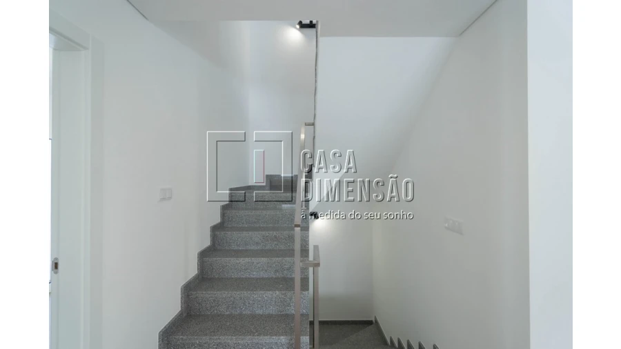 Moradia T4 para Venda em Charneca de Caparica e Sobreda Foto 28