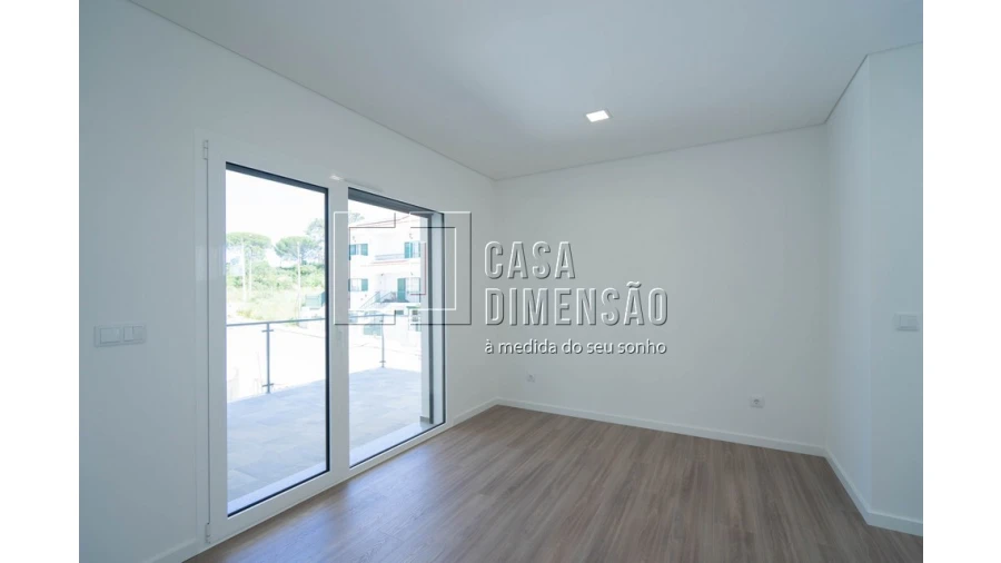 Moradia T4 para Venda em Charneca de Caparica e Sobreda Foto 31