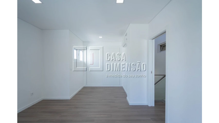 Moradia T4 para Venda em Charneca de Caparica e Sobreda Foto 33