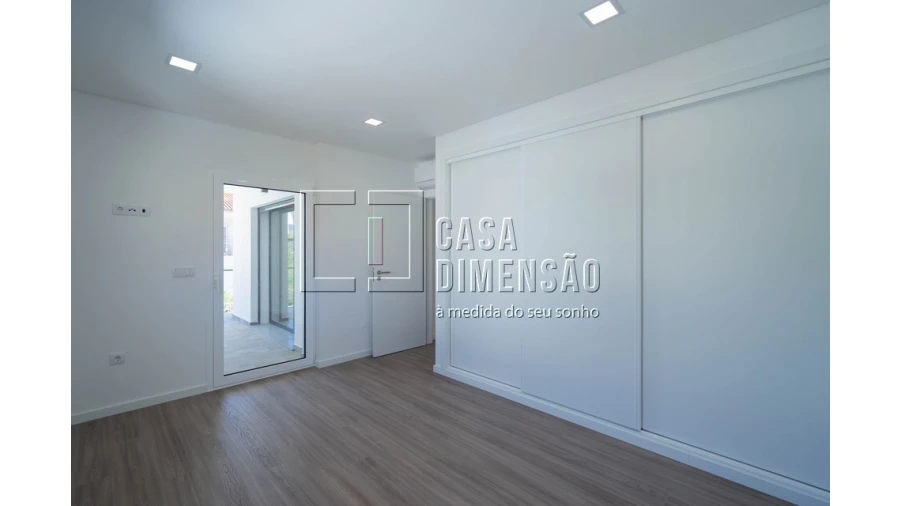 Moradia T4 para Venda em Charneca de Caparica e Sobreda Foto 40