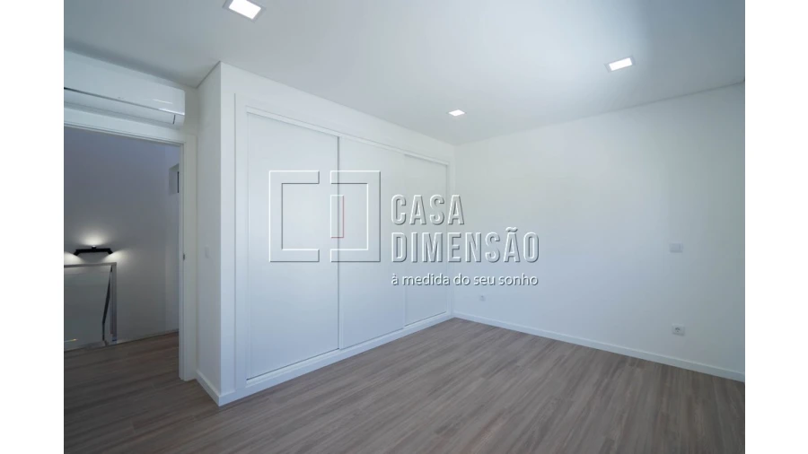 Moradia T4 para Venda em Charneca de Caparica e Sobreda Foto 39