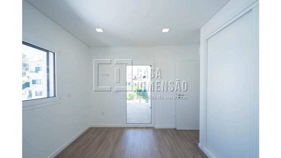 Moradia T4 para Venda em Charneca de Caparica e Sobreda Foto 41