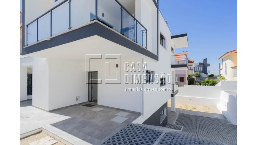 Moradia T4 para Venda em Charneca de Caparica e Sobreda Foto 72