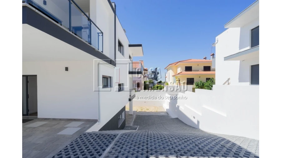 Moradia T4 para Venda em Charneca de Caparica e Sobreda Foto 73