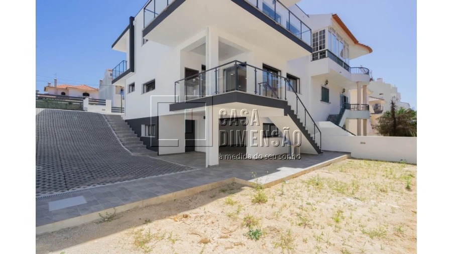 Moradia T4 para Venda em Charneca de Caparica e Sobreda Foto 82